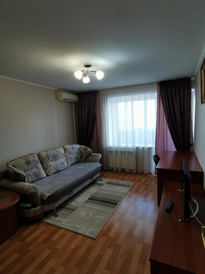 1 Комнатная Квартира В Самом Центре С Видом На Сквер Kostanay Exterior foto